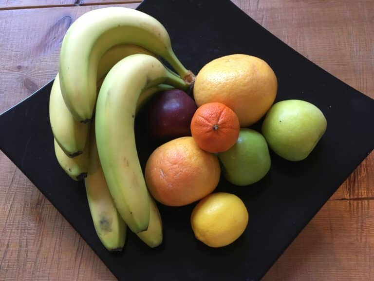 photo of a bowl of fruit to illustrate article by nutritionist Jo Travers