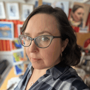 Photo of artist Sheri Gee